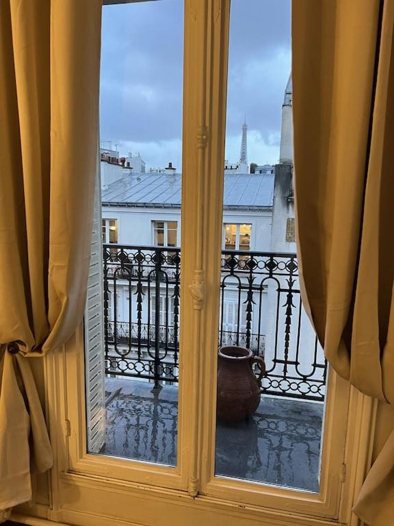 Magnificent With Eiffel Tower View Apartment *
