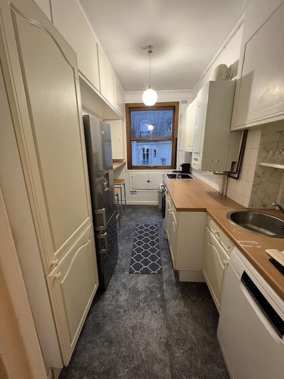 Magnificent With Eiffel Tower View *