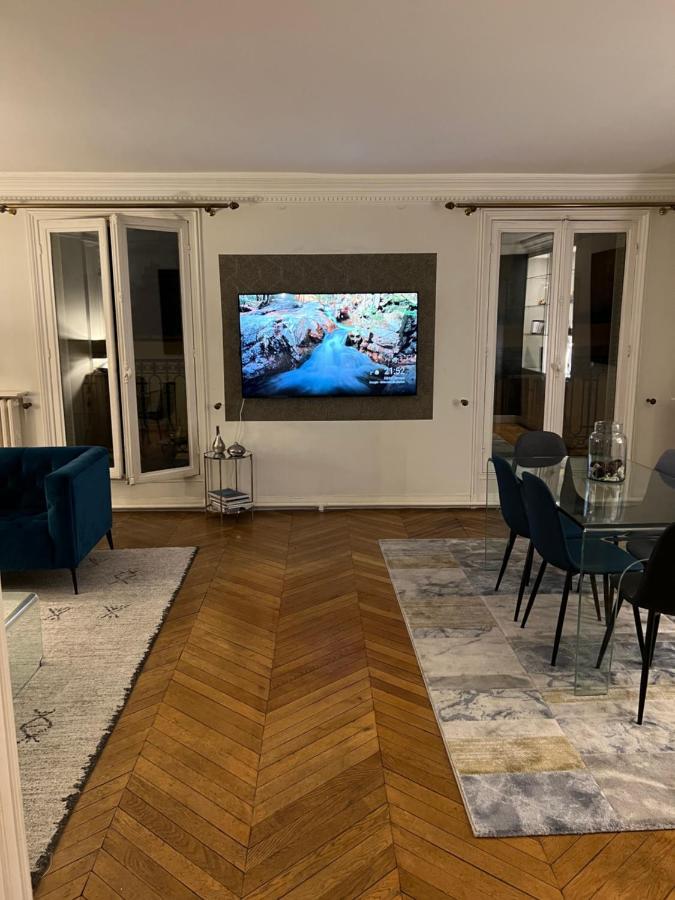 Magnificent With Eiffel Tower View Apartment *